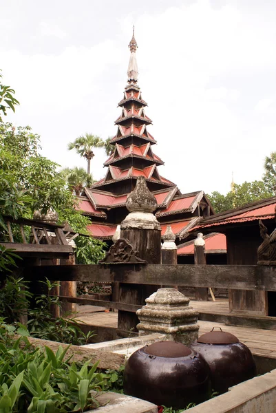 Pagoda a mísy — Stock fotografie