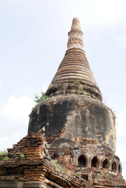 Brick stupa — Stock Photo, Image