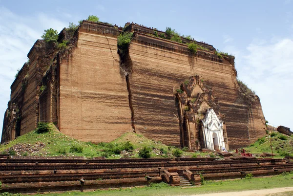 Кирпичная пагода — стоковое фото