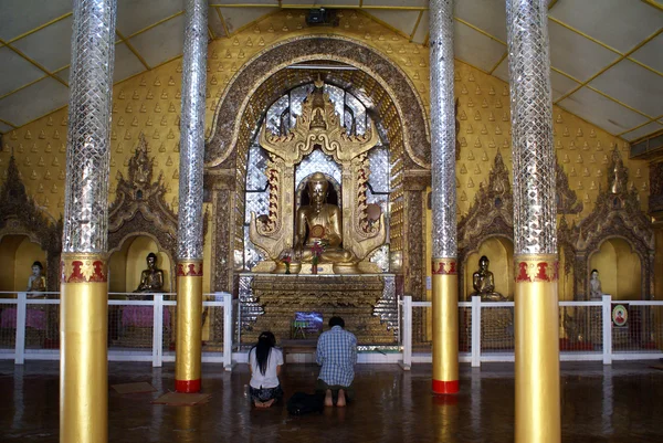 仏教の僧院で — ストック写真