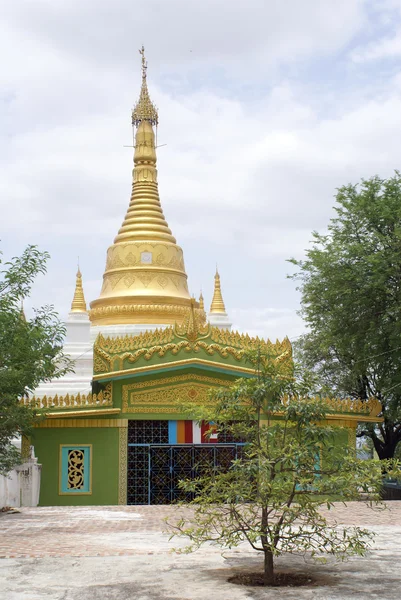 Stupa and green temple — Stock Photo, Image
