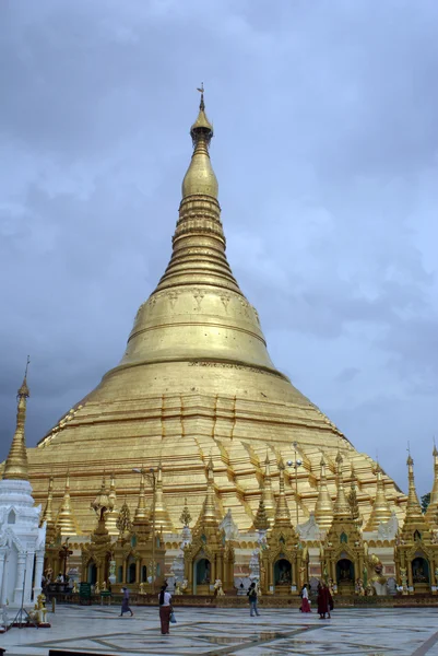 Złota pagoda — Zdjęcie stockowe