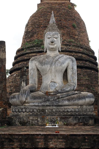 Buddha a stúpa — Stockfoto