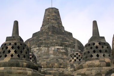 büyük ve küçük stupas