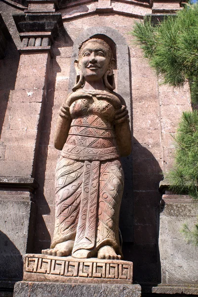 Sten kvinna - vakten av templet — Stockfoto