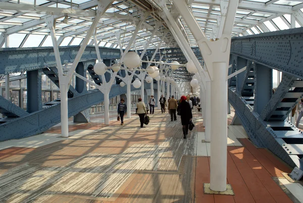 ロシア・モスクワの鉄橋内 — ストック写真