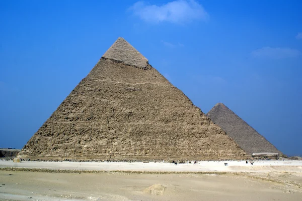 Ουρανό και piramids — Φωτογραφία Αρχείου