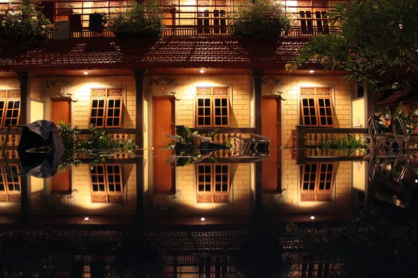 Hotel in der Nacht — Stockfoto
