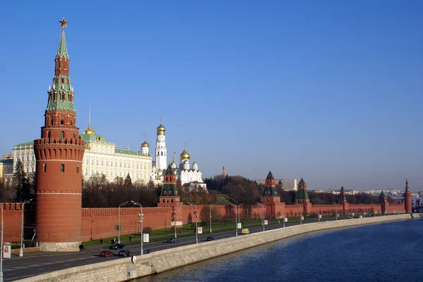 Estrada e Kremlin — Fotografia de Stock