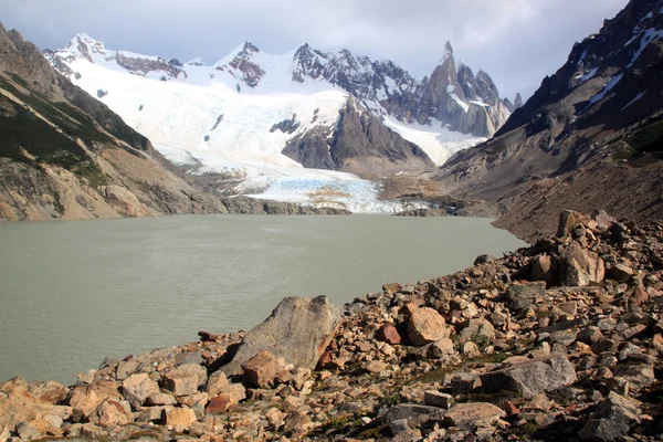 Озеро і льодовик — стокове фото