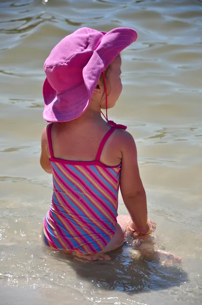 Little toddler girl on the beach — Stock Photo, Image