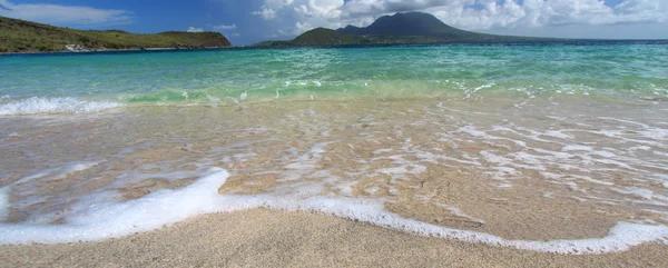 Bella spiaggia a Saint Kitts — Foto Stock