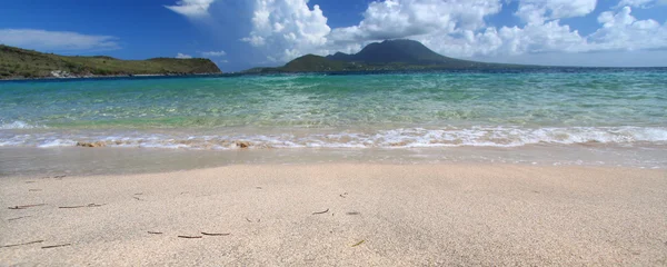 Saint kitts üzerinde güzel bir plaj — Stok fotoğraf