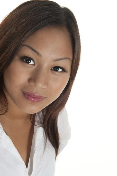 Porträtt av en vacker asiatisk flicka — Stockfoto