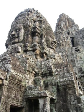 Kamboçya, bayon bir tapınak taş heykeller.