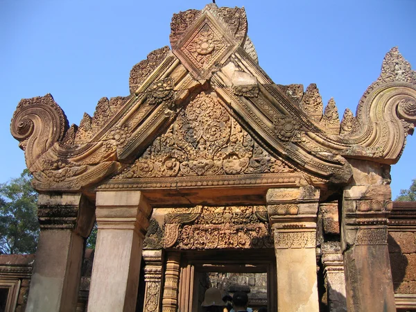 Cambodja, ingang in een boeddhistische tempel. — Stockfoto