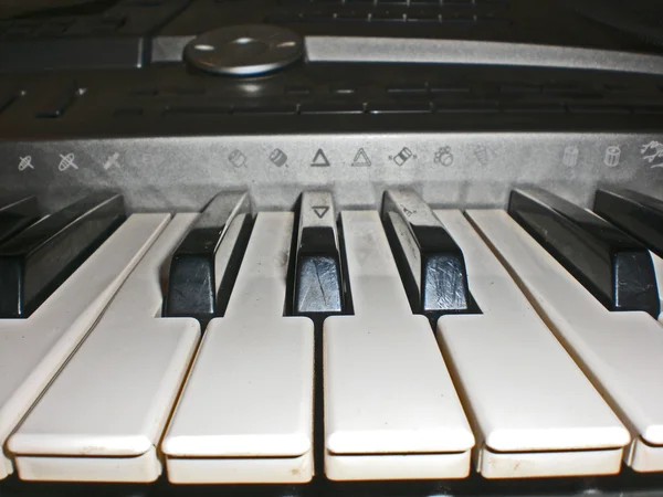 Кнопки клавіатури і синтезатора крупним планом . — стокове фото