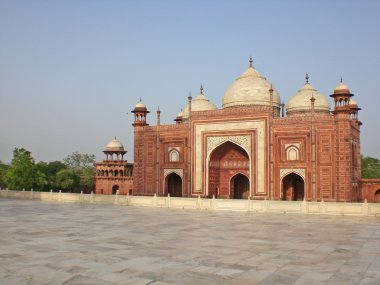 Kırmızı bina kompleksinin taj mahal, delhi, Hindistan.