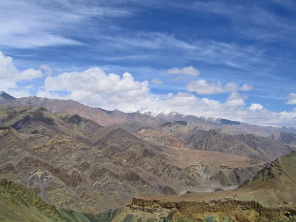 Ladakh, Indie, horské krajiny malého Tibetu. — Stock fotografie