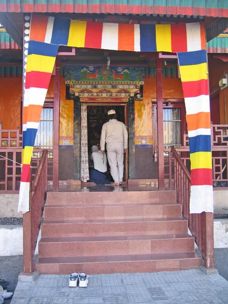 Ladakh, Inde, capitale Leh, un intérieur d'entrée dans un monastère . — Photo
