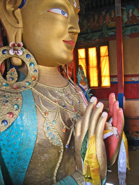 Ladakh, Índia, Shey, Buda Shakjamuni em um mosteiro . — Fotografia de Stock