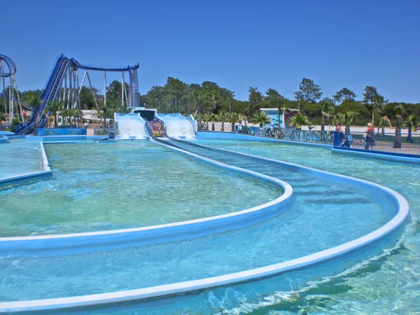 Vattenrutschbana, aquapark i algarve, portugal. — Stockfoto
