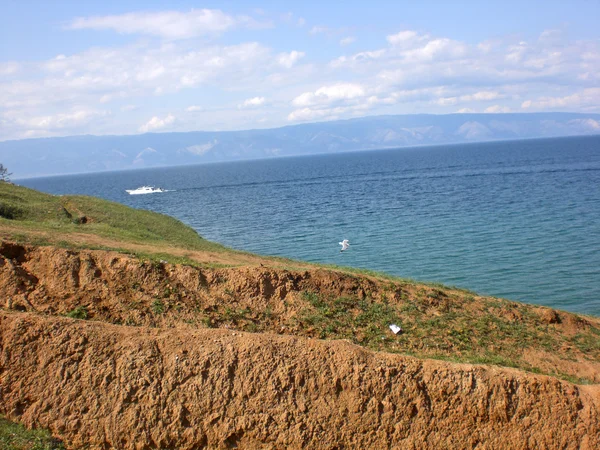 Felsige Küste des Baikalsees. — Stockfoto