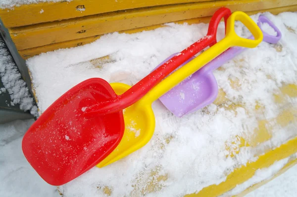 Children Multicolored Shovels Bench Winter Moscow Russia — Stock Photo, Image