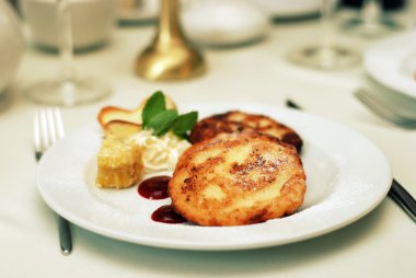 Krep ile restoran yemek