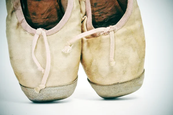 Old pointe shoes — Stock Photo, Image
