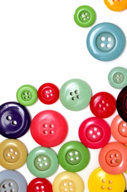 birçok renkte düğmeler