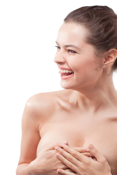 Brünette glücklich lächelnde Frau zeigt Zunge — Stockfoto
