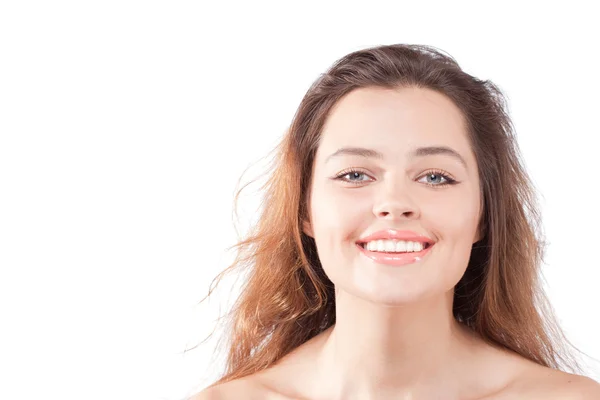 Gelukkig jonge lachende brunette vrouw met gezond gebit — Stockfoto