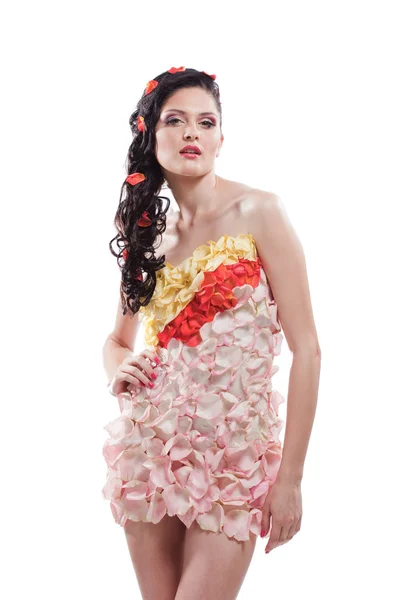 Moda hermosa mujer morena en vestido de glamour floral —  Fotos de Stock