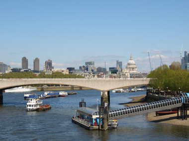 Londra 'da Thames Nehri