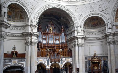 Berlinli Dom