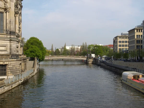 Nehir spree, berlin — Stok fotoğraf