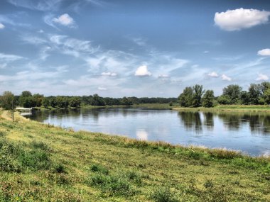 Elbe Nehri