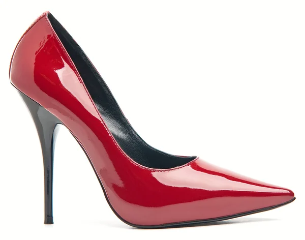 Zapatos femeninos rojos en un tacón alto. Aislado sobre fondo blanco —  Fotos de Stock