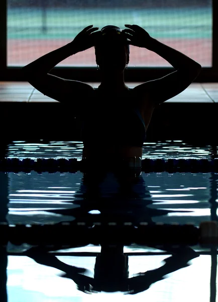 Silhueta mulher nadador — Fotografia de Stock
