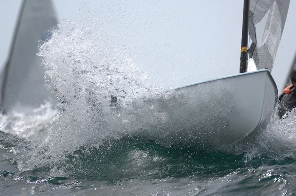 Zeilboot tijdens race — Stockfoto