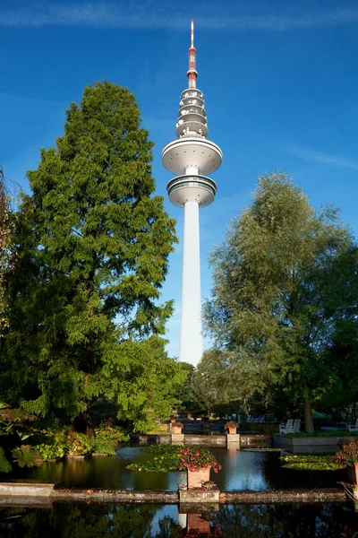 电视发射塔的汉堡 — 图库照片