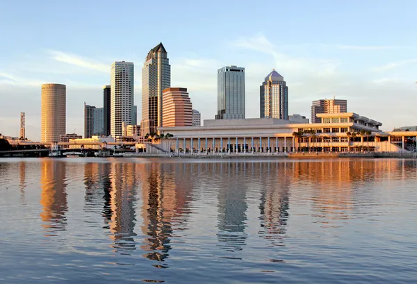 Arquitetura moderna no centro de Tampa, Flórida EUA — Fotografia de Stock