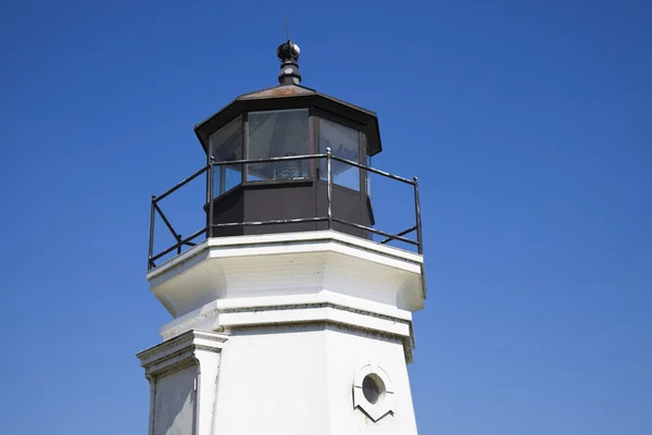朱色の灯台 — ストック写真