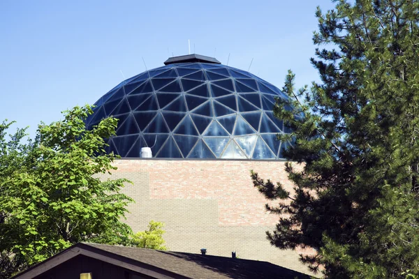 Dome of zoo building — Stock Photo, Image