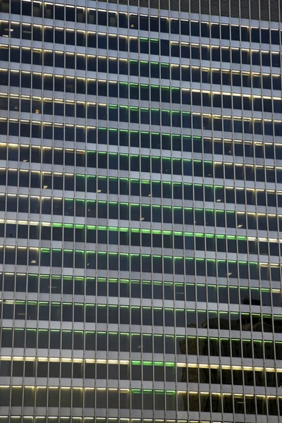 Christbaum auf dem Gebäude — Stockfoto