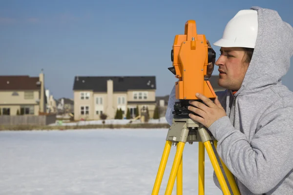 Land surveying tijdens de winter — Stockfoto