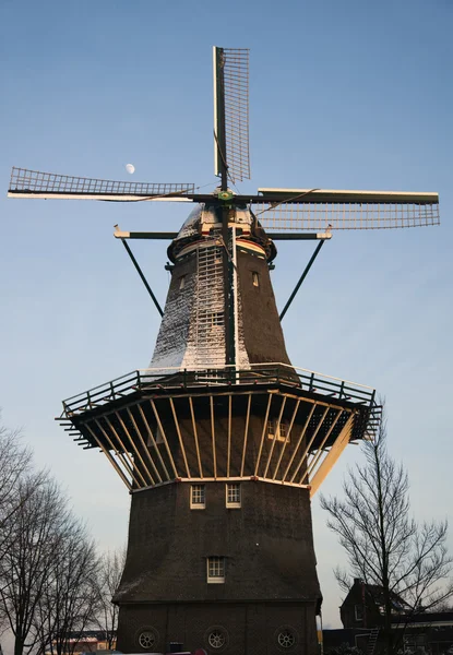 Yel değirmeni Inv amsterdam — Stok fotoğraf