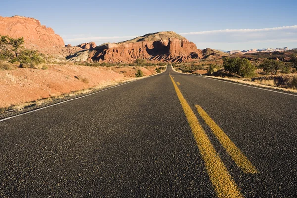 Road through Capitol Reef National Park — Stock Photo, Image