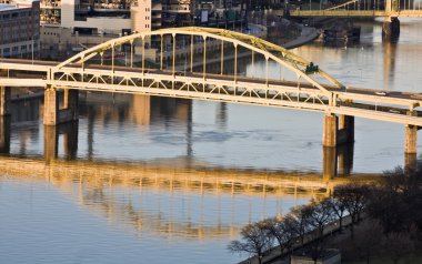 Pittsburgh'da köprü